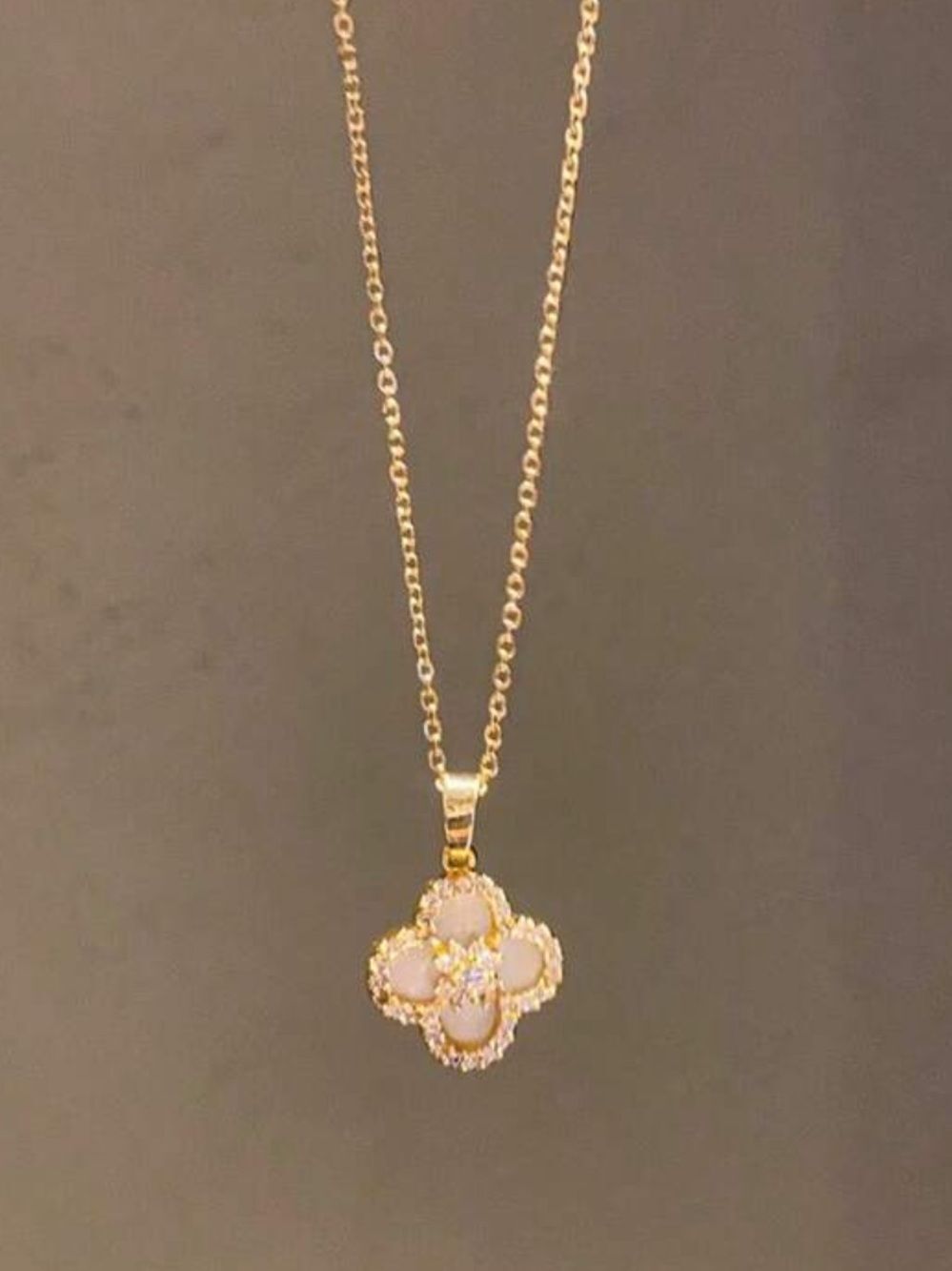 White clover necklace R678